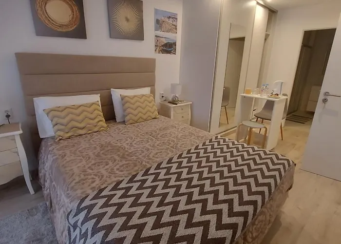 בית אירוח Holidays נאזרה